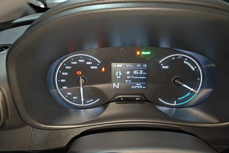 Used Wuling Hongguang New Energy 2024 All-Electric Model 300KM Standard Version Instrument Cluster