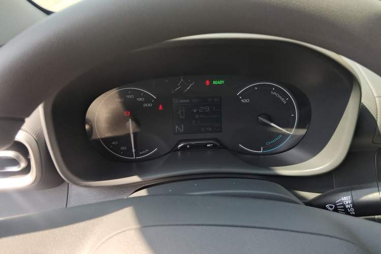 Used Wuling Hongguang New Energy 2024 All-Electric Model 300KM Standard Version Instrument Cluster