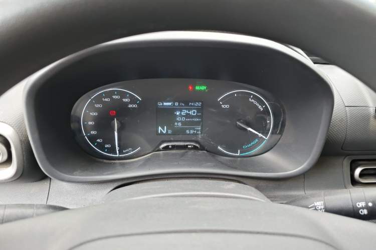 Used Wuling Hongguang New Energy 2024 All-Electric Model 300KM Standard Version Instrument Cluster