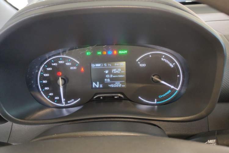 Used Wuling Hongguang New Energy 2024 All-Electric Model 300KM Standard Version Instrument Cluster