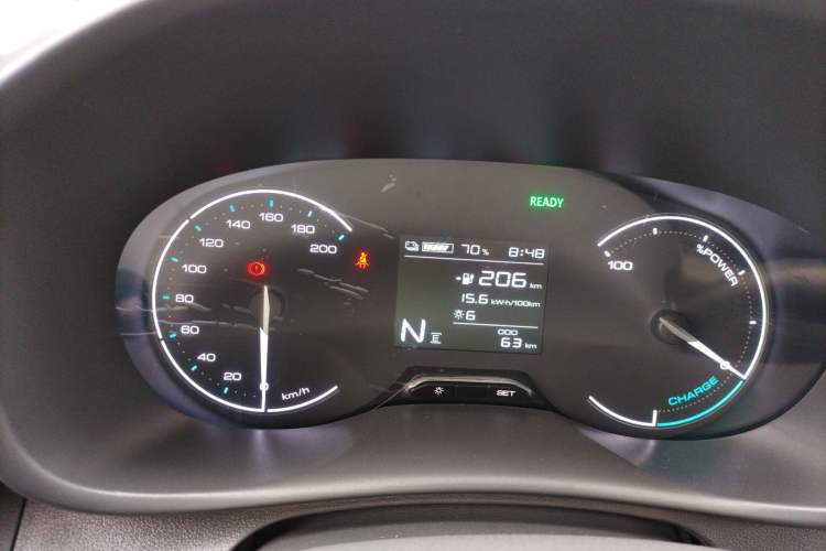 Used Wuling Hongguang New Energy 2024 All-Electric Model 300KM Standard Version Instrument Cluster