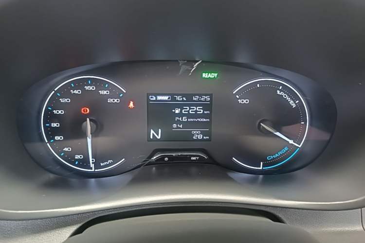 Used Wuling Hongguang New Energy 2024 All-Electric Model 300KM Practical Version Instrument Cluster