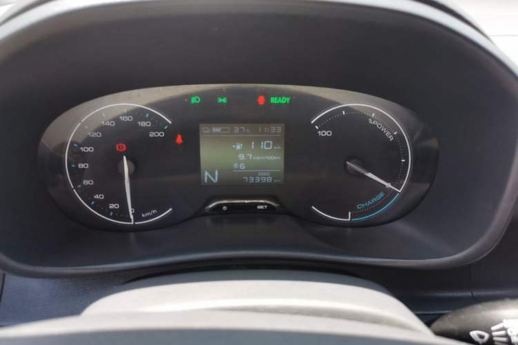 Used Wuling Hongguang New Energy 2024 All-Electric Model 300KM Standard Version Instrument Cluster