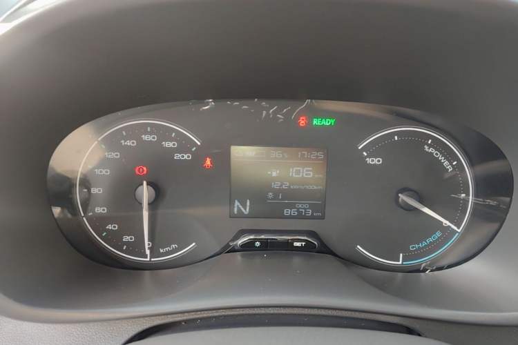 Used Wuling Hongguang New Energy 2024 All-Electric Model 300KM Standard Version Instrument Cluster