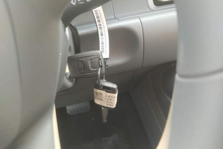 Used Wuling Hongguang New Energy 2024 All-Electric Model 300KM Standard Version Interior 1