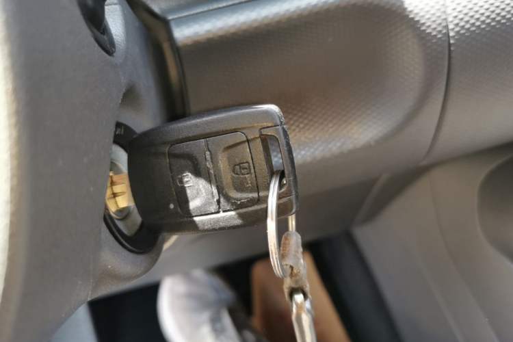 Used Wuling Hongguang New Energy 2024 All-Electric Model 300KM Standard Version Interior 1