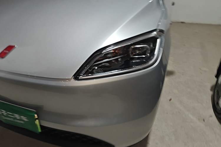 Used Wuling Hongguang New Energy 2024 All-Electric Model 300KM Standard Version Left Front Headlight