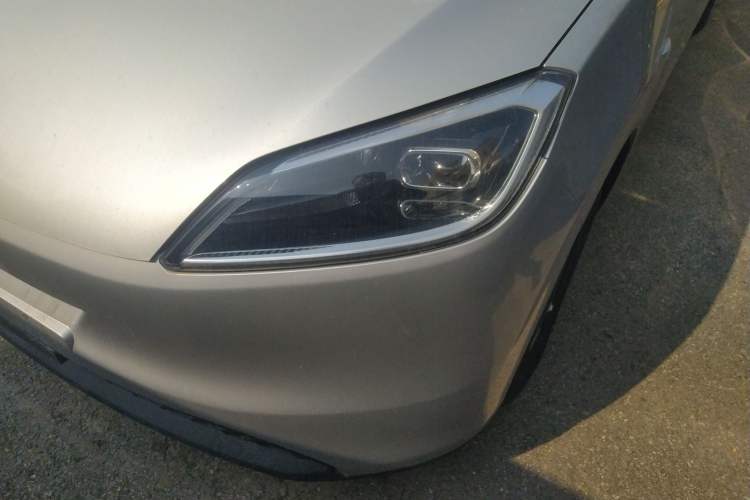 Used Wuling Hongguang New Energy 2024 All-Electric Model 300KM Standard Version Left Front Headlight