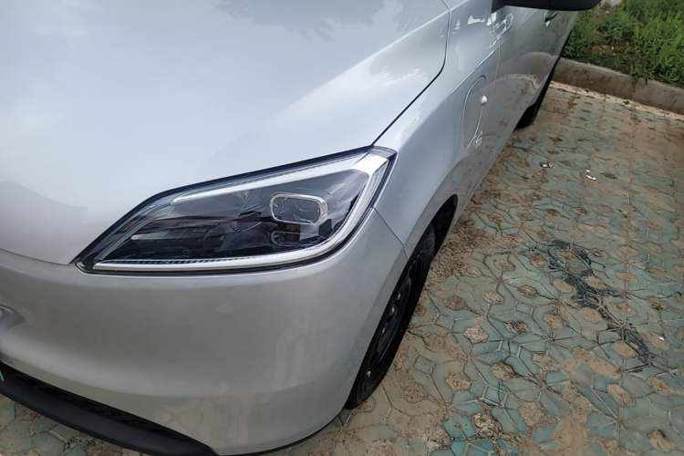 Used Wuling Hongguang New Energy 2024 All-Electric Model 300KM Practical Version Left Front Headlight