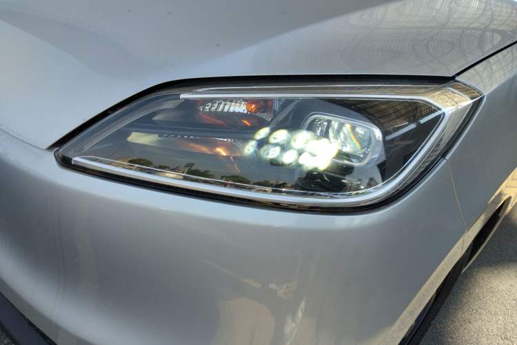 Used Wuling Hongguang New Energy 2024 All-Electric Model 300KM Practical Version Left Front Headlight