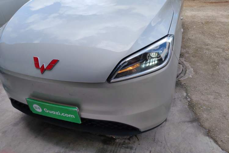Used Wuling Hongguang New Energy 2024 All-Electric Model 300KM Practical Version Left Front Headlight