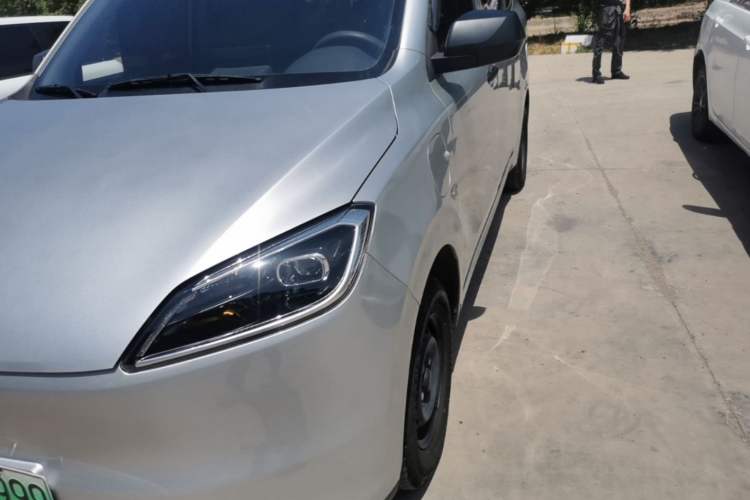 Used Wuling Hongguang New Energy 2024 All-Electric Model 300KM Standard Version Left Front Headlight