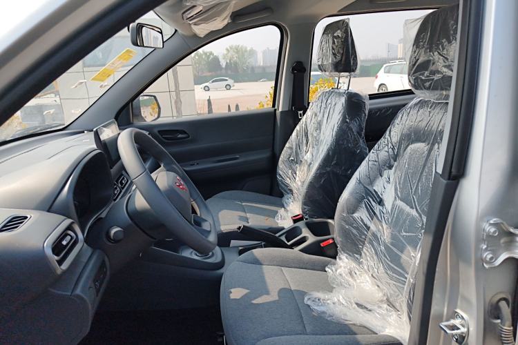 Used Wuling Hongguang New Energy 2024 All-Electric Model 300KM Standard Version Left Front Seat