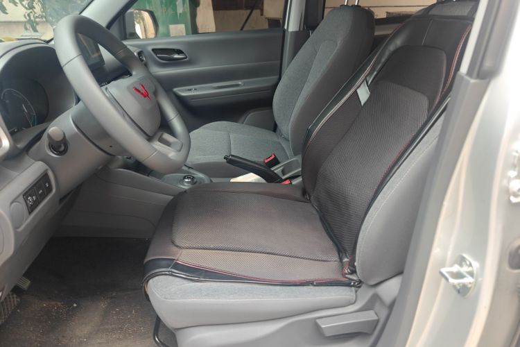 Used Wuling Hongguang New Energy 2024 All-Electric Model 300KM Standard Version Left Front Seat