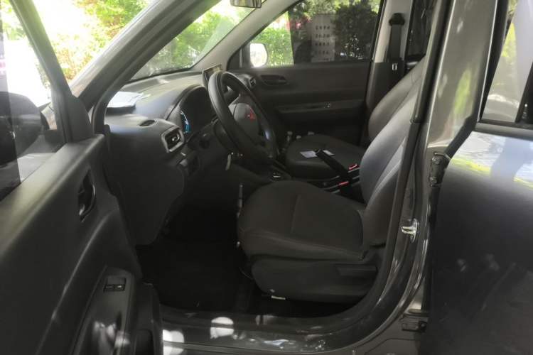 Used Wuling Hongguang New Energy 2024 All-Electric Model 300KM Practical Version Left Front Seat