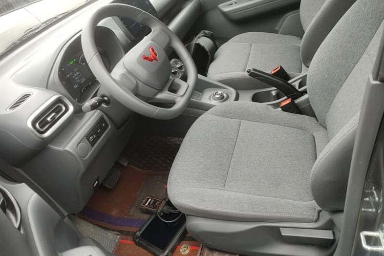 Used Wuling Hongguang New Energy 2024 All-Electric Model 300KM Practical Version Left Front Seat