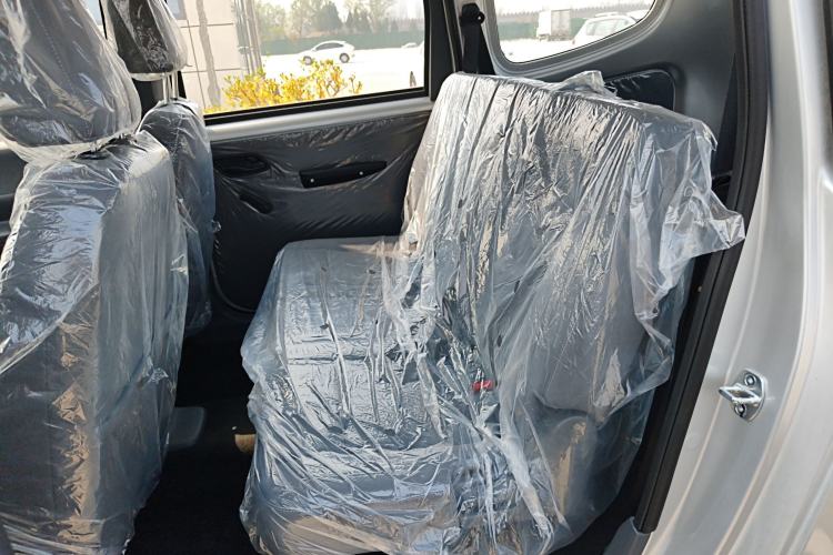Used Wuling Hongguang New Energy 2024 All-Electric Model 300KM Standard Version Left Rear Seat