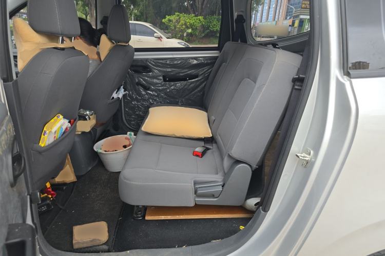 Used Wuling Hongguang New Energy 2024 All-Electric Model 300KM Standard Version Left Rear Seat