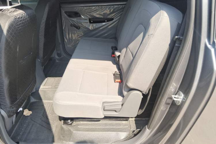 Used Wuling Hongguang New Energy 2024 All-Electric Model 300KM Standard Version Left Rear Seat