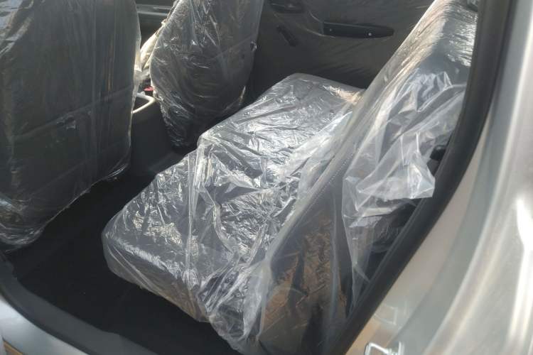 Used Wuling Hongguang New Energy 2024 All-Electric Model 300KM Standard Version Left Rear Seat