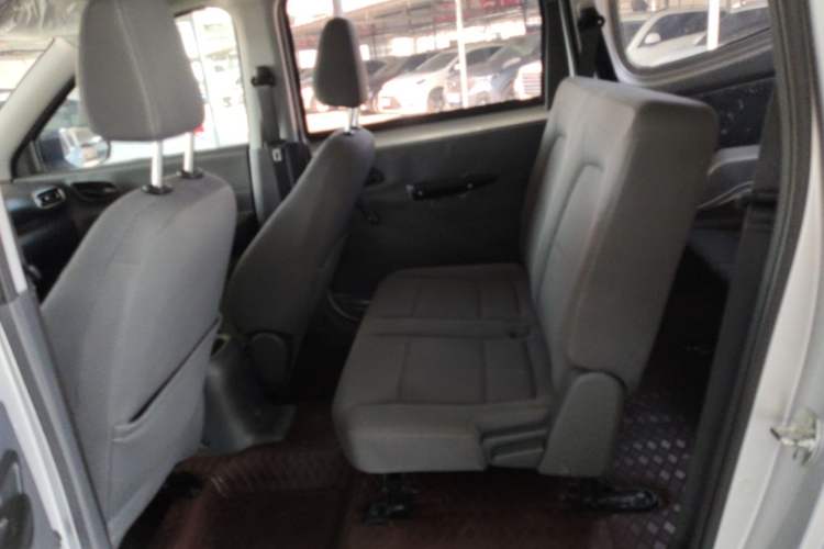 Used Wuling Hongguang New Energy 2024 All-Electric Model 300KM Standard Version Left Rear Seat