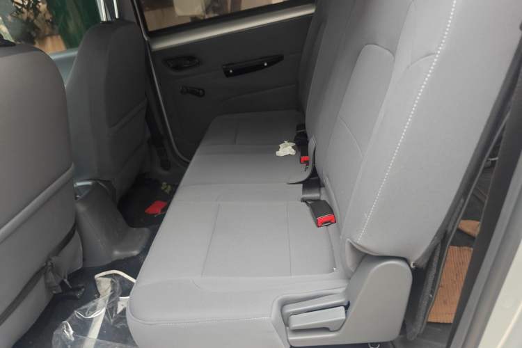 Used Wuling Hongguang New Energy 2024 All-Electric Model 300KM Standard Version Left Rear Seat