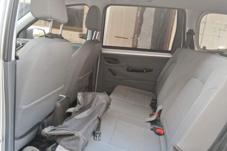 Used Wuling Hongguang New Energy 2024 All-Electric Model 300KM Standard Version Left Rear Seat