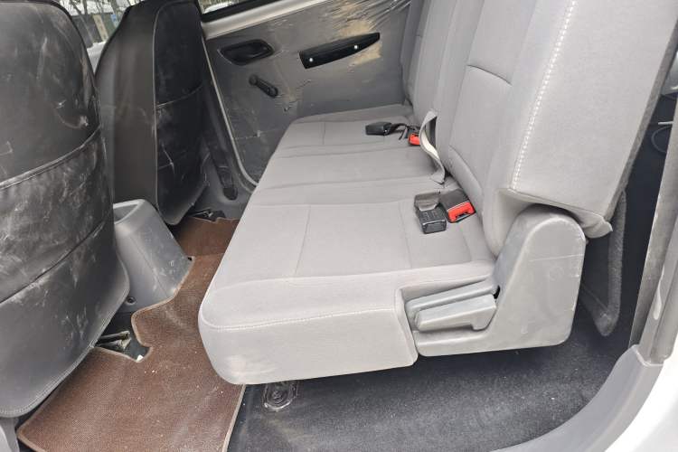 Used Wuling Hongguang New Energy 2024 All-Electric Model 300KM Standard Version Left Rear Seat