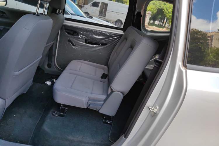 Used Wuling Hongguang New Energy 2024 All-Electric Model 300KM Practical Version Left Rear Seat