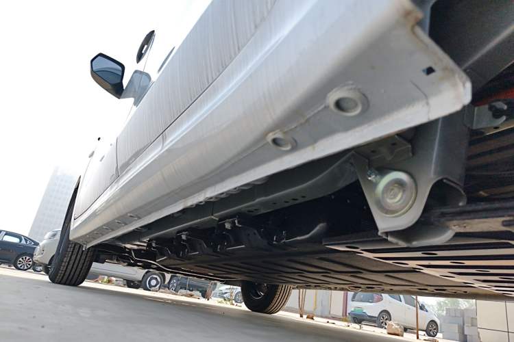 Used Wuling Hongguang New Energy 2024 All-Electric Model 300KM Standard Version Left Side Sill