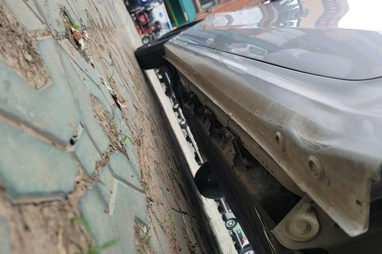 Used Wuling Hongguang New Energy 2024 All-Electric Model 300KM Practical Version Left Side Sill