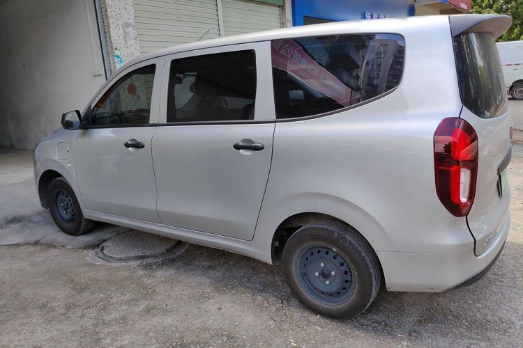 Used Wuling Hongguang New Energy 2024 All-Electric Model 300KM Practical Version Left Side