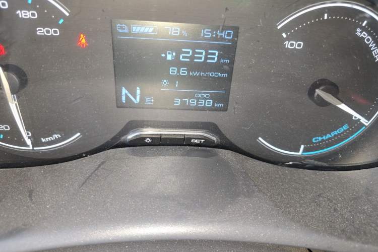 Used Wuling Hongguang New Energy 2024 All-Electric Model 300KM Standard Version Odometer Close Up