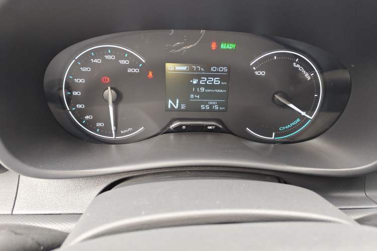 Used Wuling Hongguang New Energy 2024 All-Electric Model 300KM Standard Version Odometer Close Up