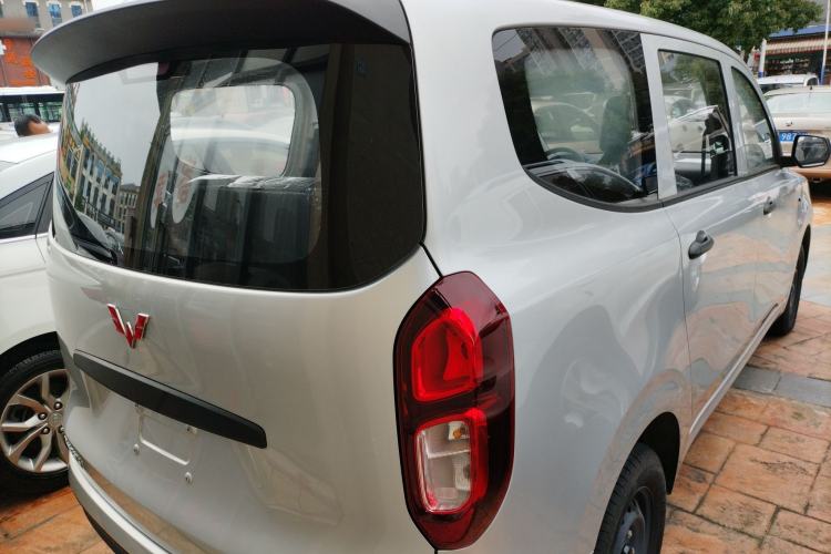 Used Wuling Hongguang New Energy 2024 All-Electric Model 300KM Standard Version Rear