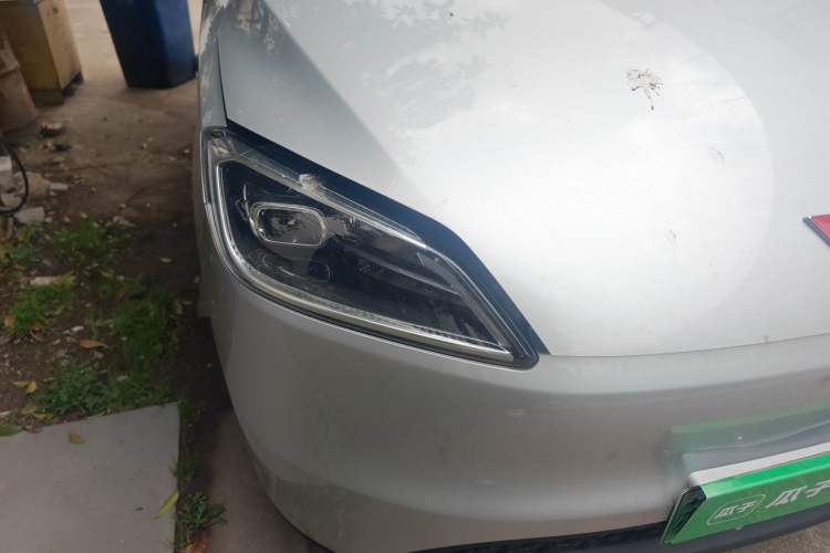 Used Wuling Hongguang New Energy 2024 All-Electric Model 300KM Standard Version Right Front Headlight