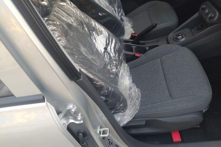 Used Wuling Hongguang New Energy 2024 All-Electric Model 300KM Standard Version Right Front Seat