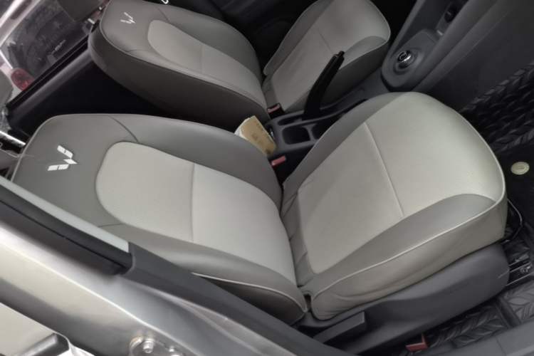 Used Wuling Hongguang New Energy 2024 All-Electric Model 300KM Practical Version Right Front Seat