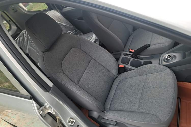 Used Wuling Hongguang New Energy 2024 All-Electric Model 300KM Practical Version Right Front Seat