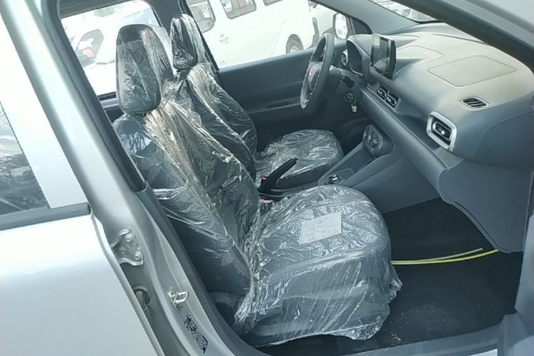 Used Wuling Hongguang New Energy 2024 All-Electric Model 300KM Standard Version Right Front Seat