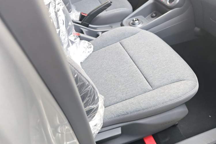 Used Wuling Hongguang New Energy 2024 All-Electric Model 300KM Practical Version Right Front Seat