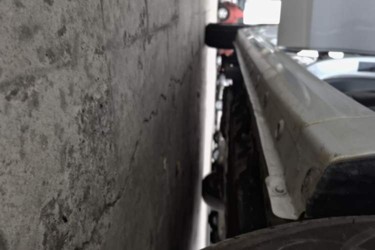 Used Wuling Hongguang New Energy 2024 All-Electric Model 300KM Practical Version Right Side Sill