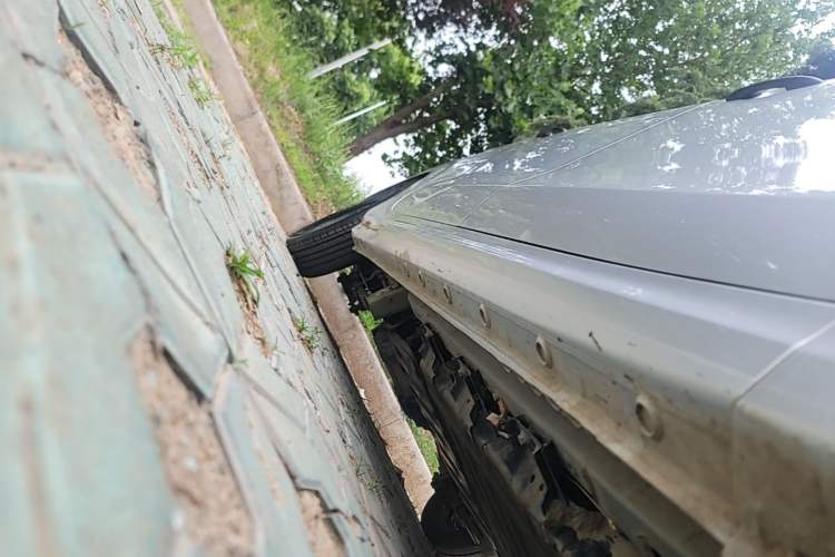 Used Wuling Hongguang New Energy 2024 All-Electric Model 300KM Practical Version Right Side Sill