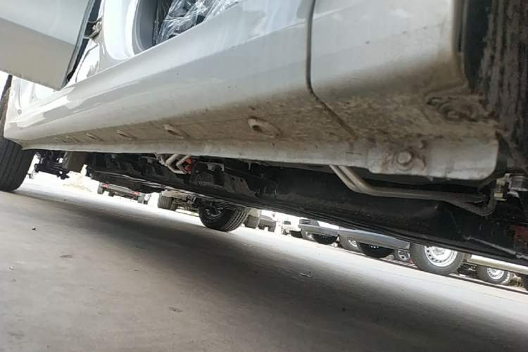 Used Wuling Hongguang New Energy 2024 All-Electric Model 300KM Standard Version Right Side Sill
