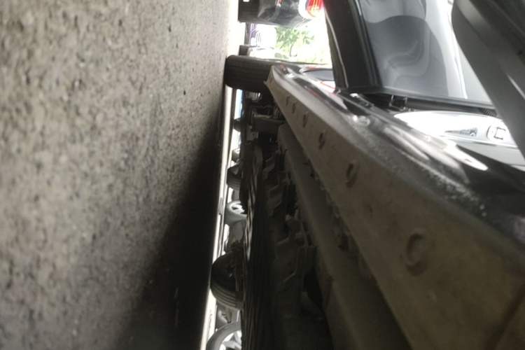Used Wuling Hongguang New Energy 2024 All-Electric Model 300KM Practical Version Right Side Sill