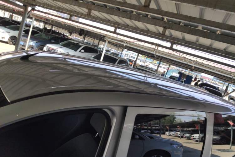 Used Wuling Hongguang New Energy 2024 All-Electric Model 300KM Standard Version Roof