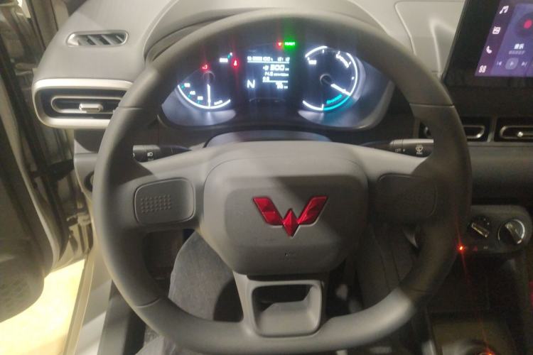 Used Wuling Hongguang New Energy 2024 All-Electric Model 300KM Standard Version Steering Wheel
