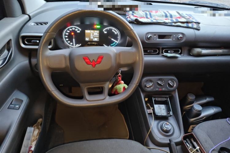 Used Wuling Hongguang New Energy 2024 All-Electric Model 300KM Practical Version Steering Wheel