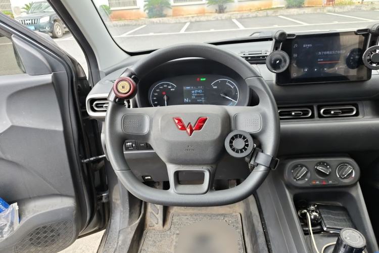 Used Wuling Hongguang New Energy 2024 All-Electric Model 300KM Standard Version Steering Wheel