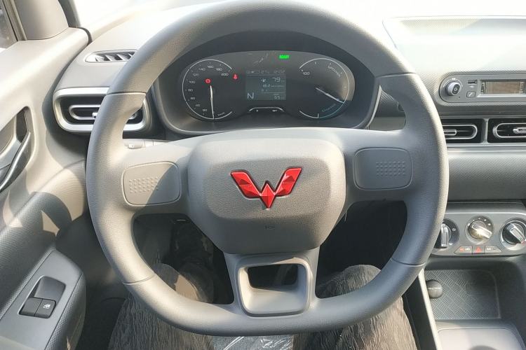 Used Wuling Hongguang New Energy 2024 All-Electric Model 300KM Practical Version Steering Wheel